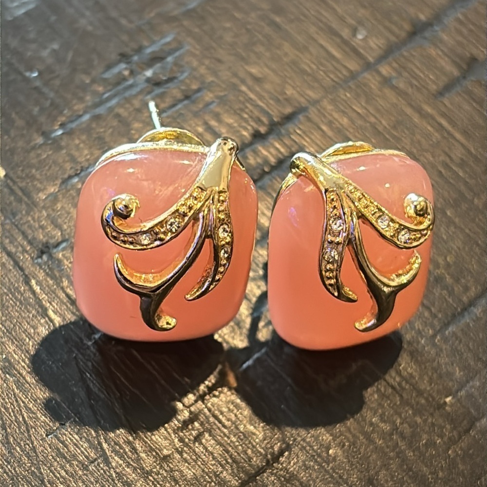 Vintage Elegant Pink Moon Glow and Gold Pierced Pattern Victorian Earrings​